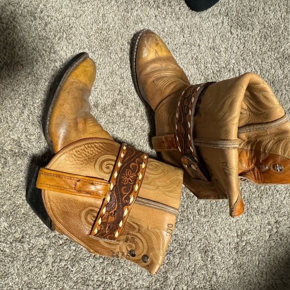 Tecovas Shoes - Vintage Reconstructed Tan Western Cowboy Boots